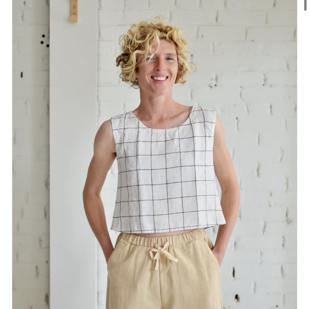 Not Perfect Linen Cropped Tank | Size Small | Black